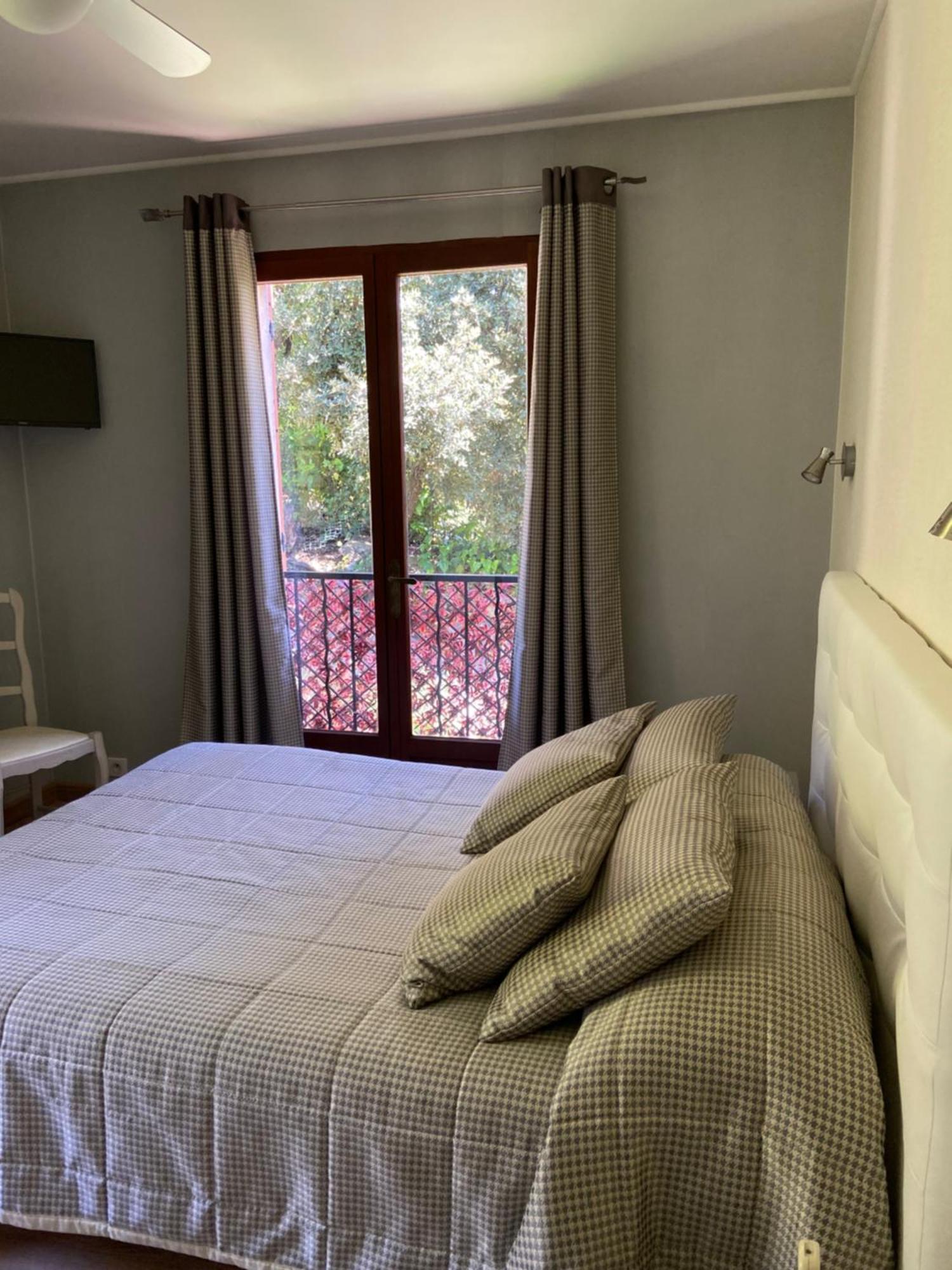 Hotel Les Belles Terrasses Tourrettes-sur-Loup Exterior foto