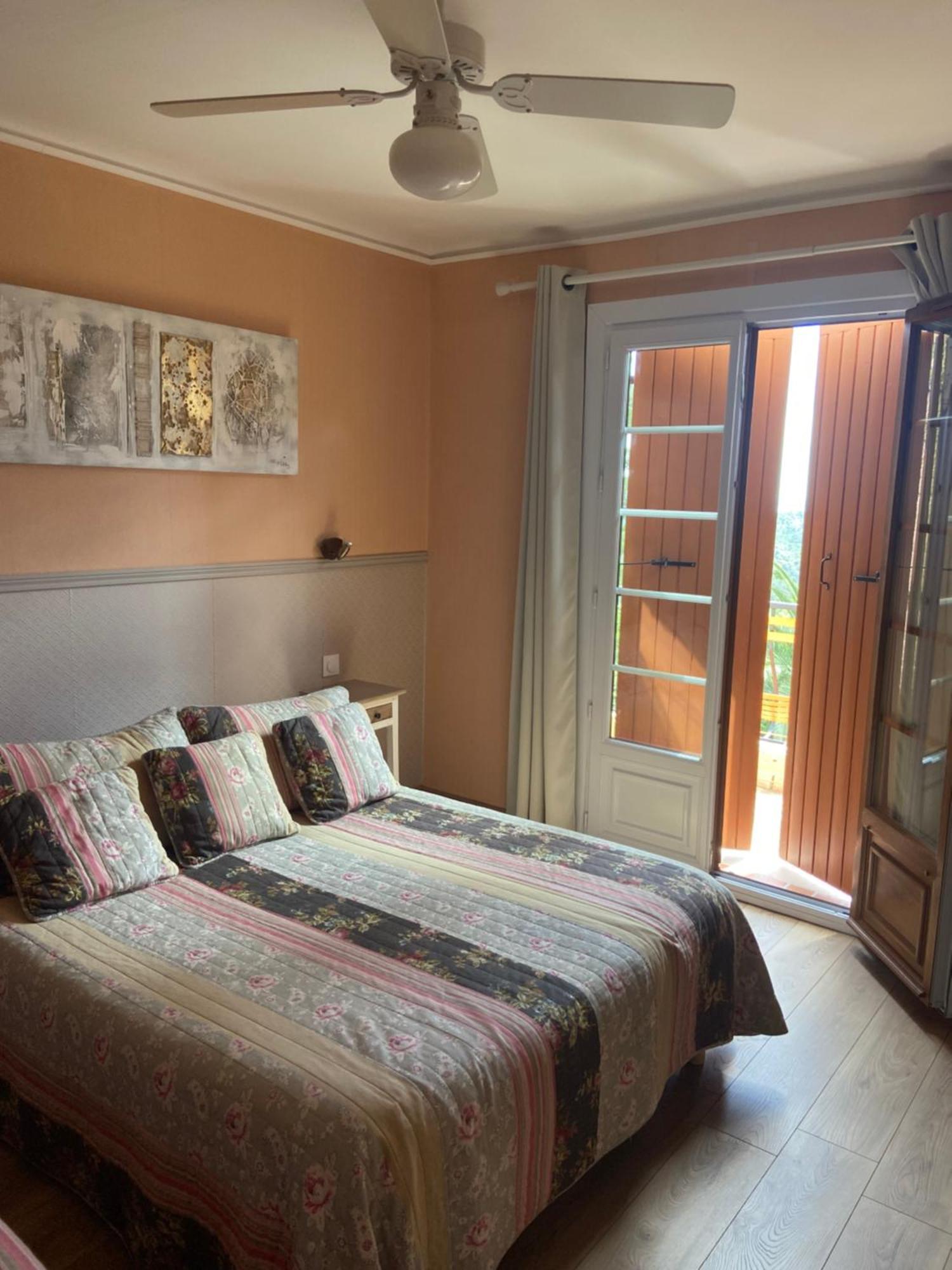 Hotel Les Belles Terrasses Tourrettes-sur-Loup Exterior foto