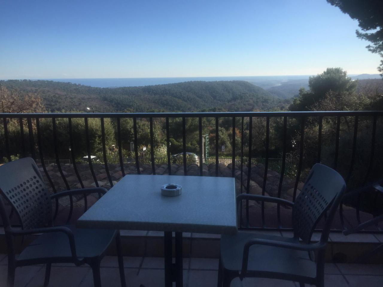 Hotel Les Belles Terrasses Tourrettes-sur-Loup Exterior foto